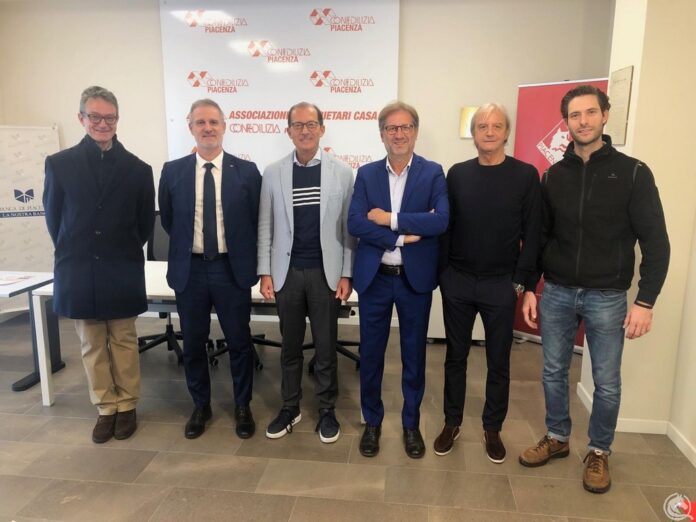 In Foto il Professore del Politecnico Stefano Stabilini, Maurizio Mazzoni, Carlo Ponzini, Paolo Molinaroli,Paolo Corradini, Franco Ponzini.
